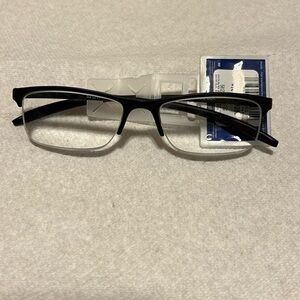 NEW! Reading glasses. Strength +3.25
